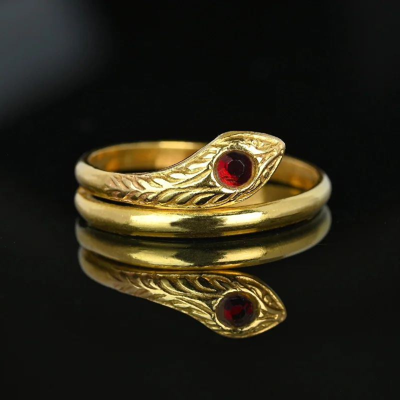 Hand-shiny rings-Hand-shiny rings-Vintage Solid 18K Gold Ruby Paste Snake Ring Band