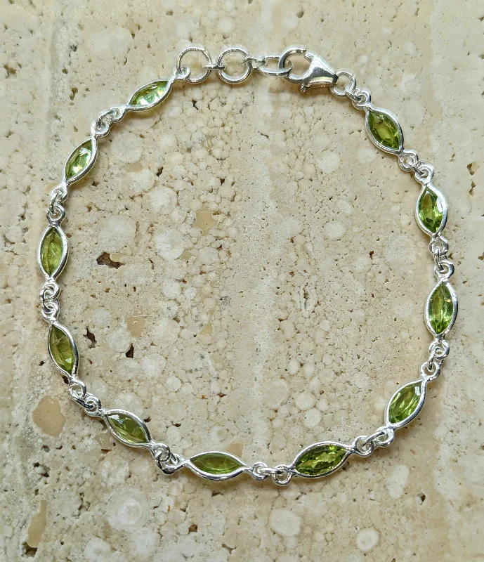 Sterling Silver Multi-Stone Marquise Peridot Facet Bracelet