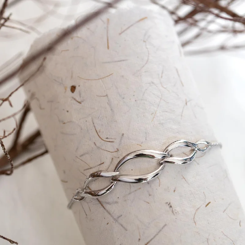 Kit Heath Entwine Twine Trio Link Toggle Bracelet