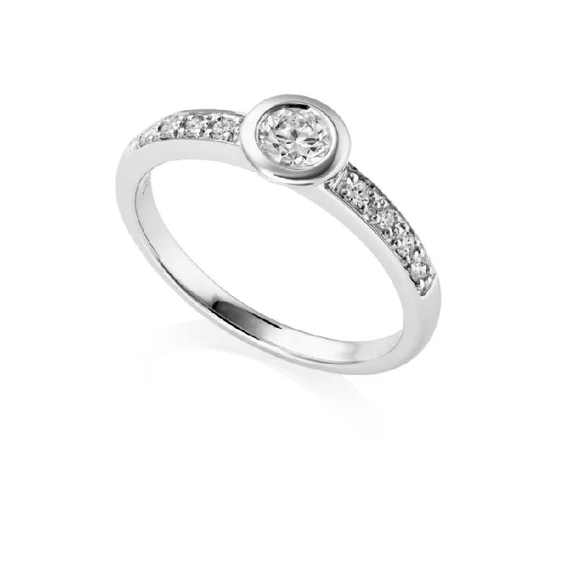 18ct White Gold Rubover Set Round Brilliant Cut Solitaire Ring with Diamond Shoulders