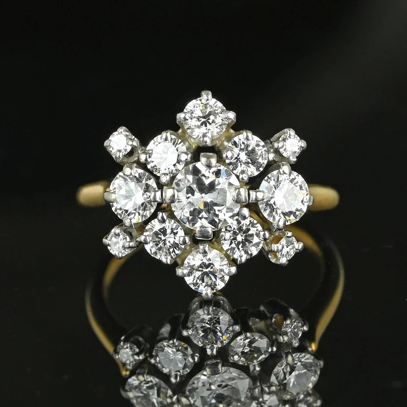 Retro flair rings-Retro flair rings-Exquisite Retro 18K Gold Diamond Cluster Ring