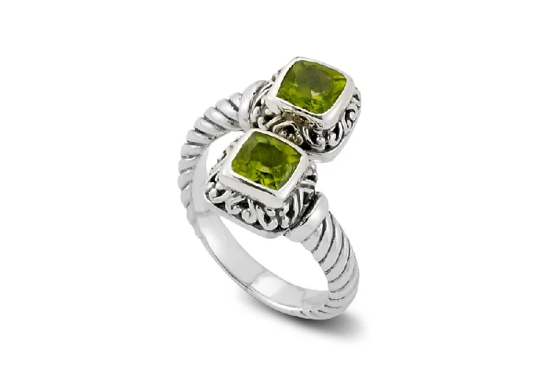 Tight clasp rings-Tight clasp rings-Guntur Ring- Peridot