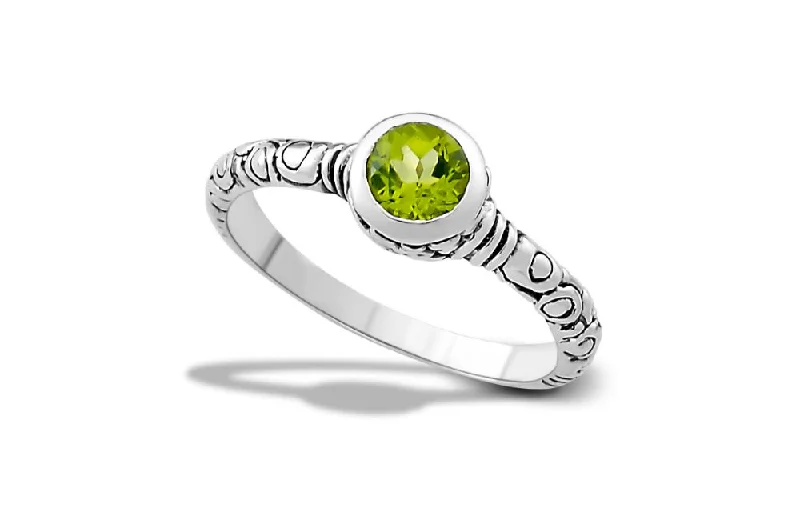 Sleek gold rings-Sleek gold rings-Iyang Ring- Peridot